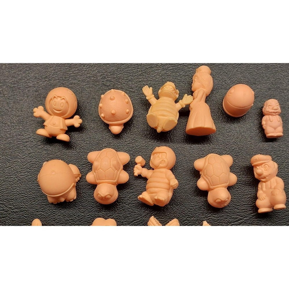 Lot of 21 Vintage Nintendo Famicom Super Mario Bros Keshi Rubber Figures Flesh - Picture 4 of 10